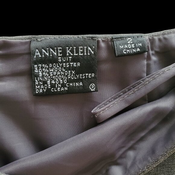 Anne Klein Round Neckline 5 Button Gray Lightweight Wool Blend Skirt Suit Size 2 - Picture 9 of 16